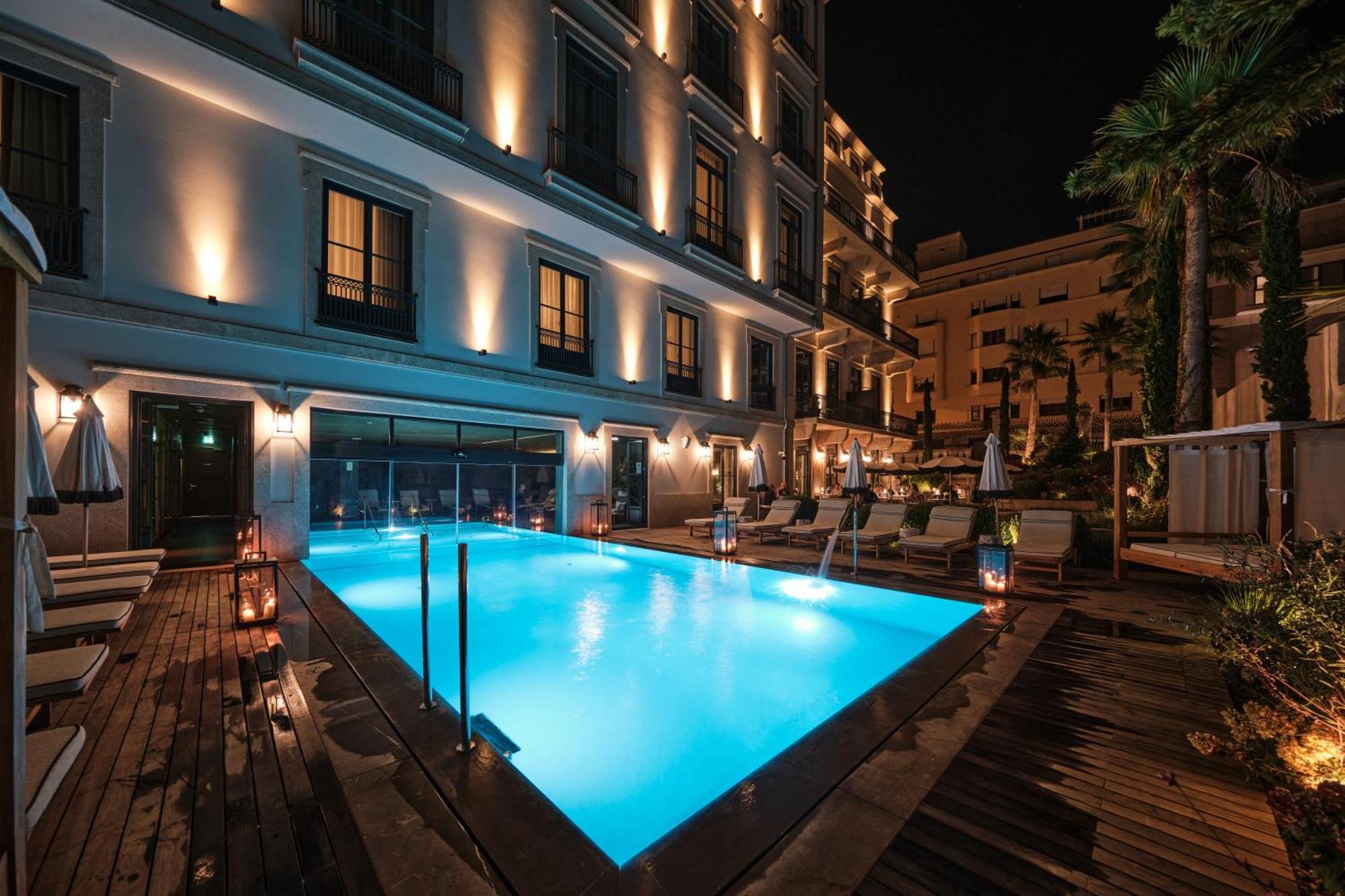 Ga Palace Hotel & Spa, A Xixth-Century Villa Порту Экстерьер фото The hotel's pool
