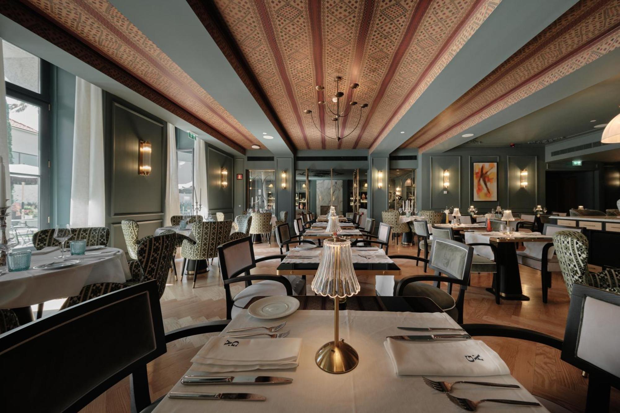 Ga Palace Hotel & Spa, A Xixth-Century Villa Порту Экстерьер фото The restaurant in 2011